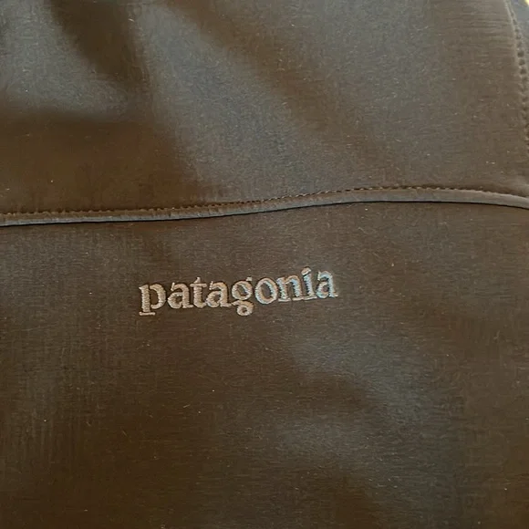 Men’s black Patagonia jacket - Picture 2 of 6